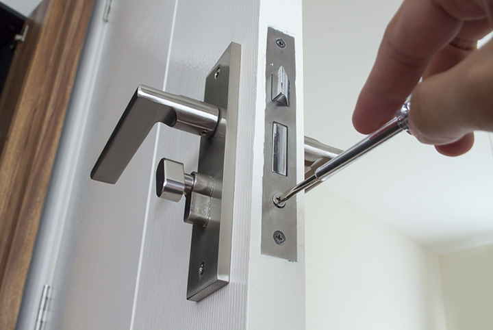 Our local locksmiths are able to repair and install door locks for properties in Pontefract and the local area.